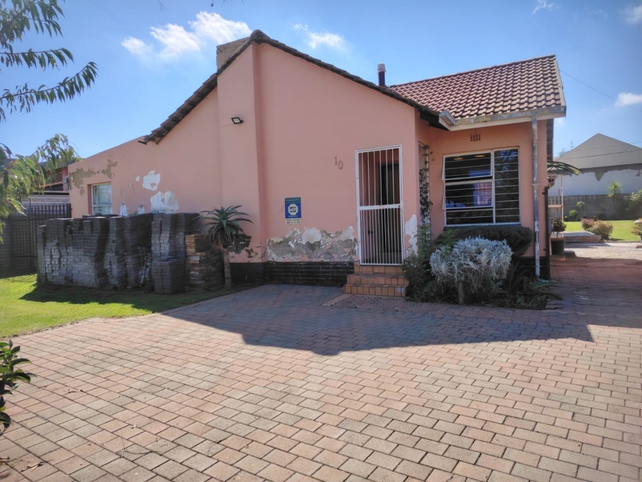 3 Bedroom Property for Sale in Roodepoort West Gauteng