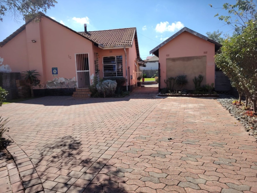 3 Bedroom Property for Sale in Roodepoort West Gauteng