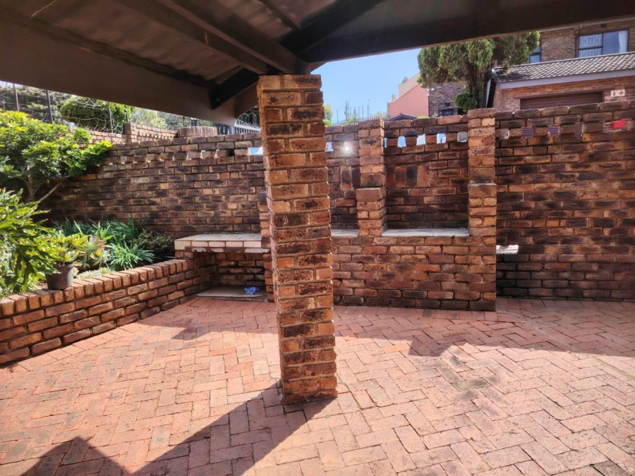 3 Bedroom Property for Sale in Florida Park Gauteng