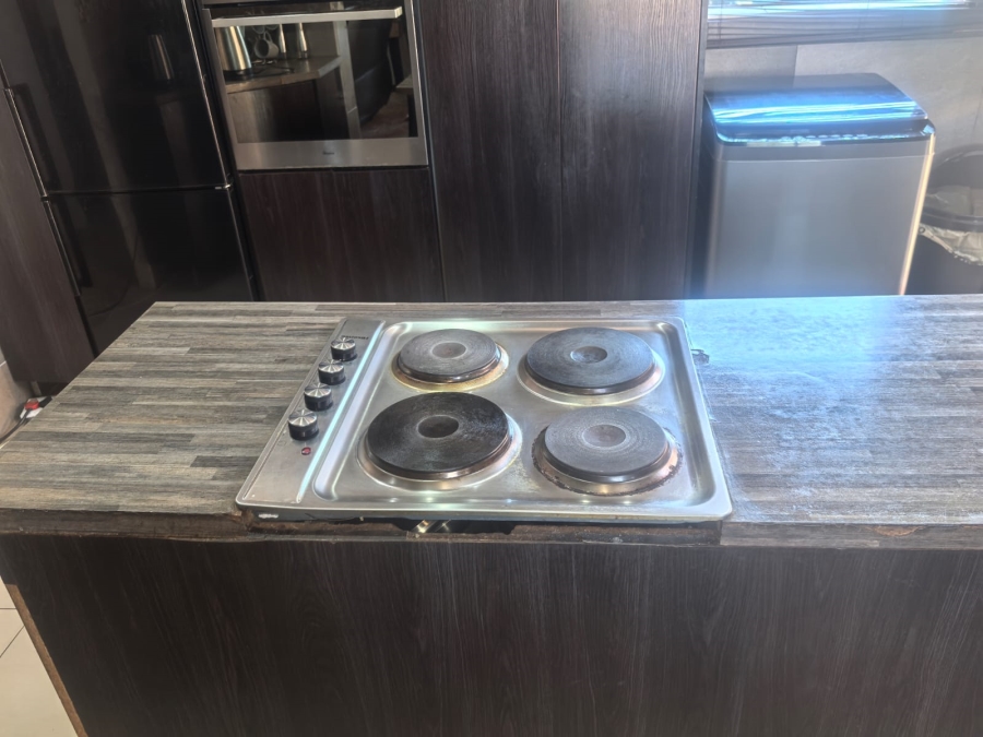 3 Bedroom Property for Sale in Honeydew Manor Gauteng