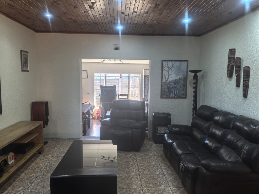 3 Bedroom Property for Sale in Honeydew Manor Gauteng