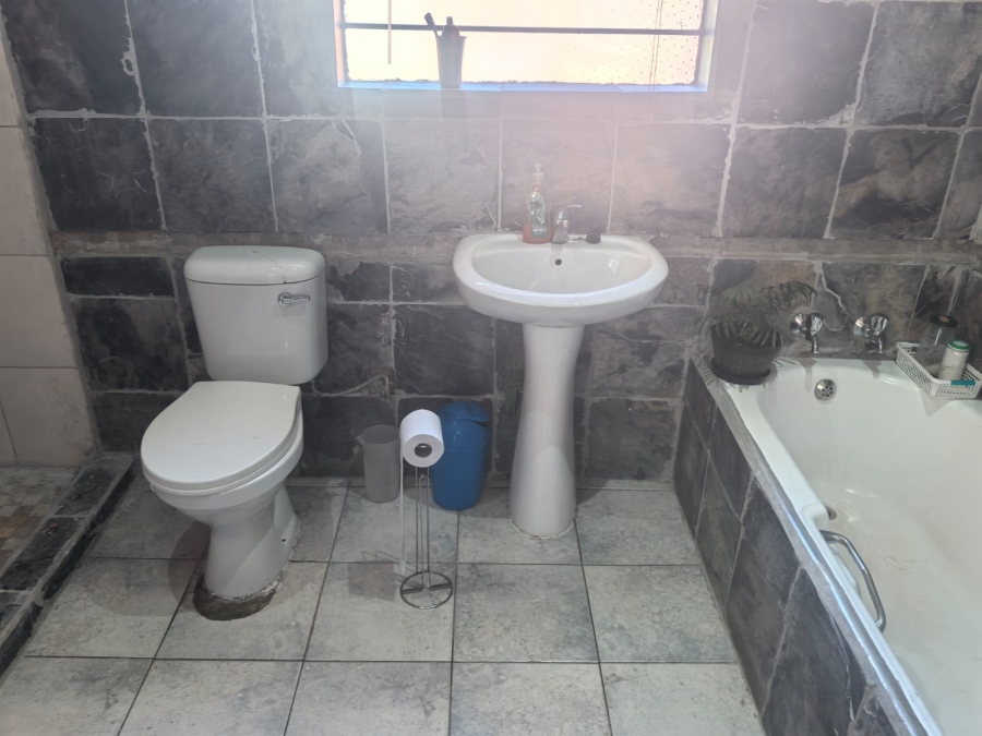 3 Bedroom Property for Sale in Honeydew Manor Gauteng