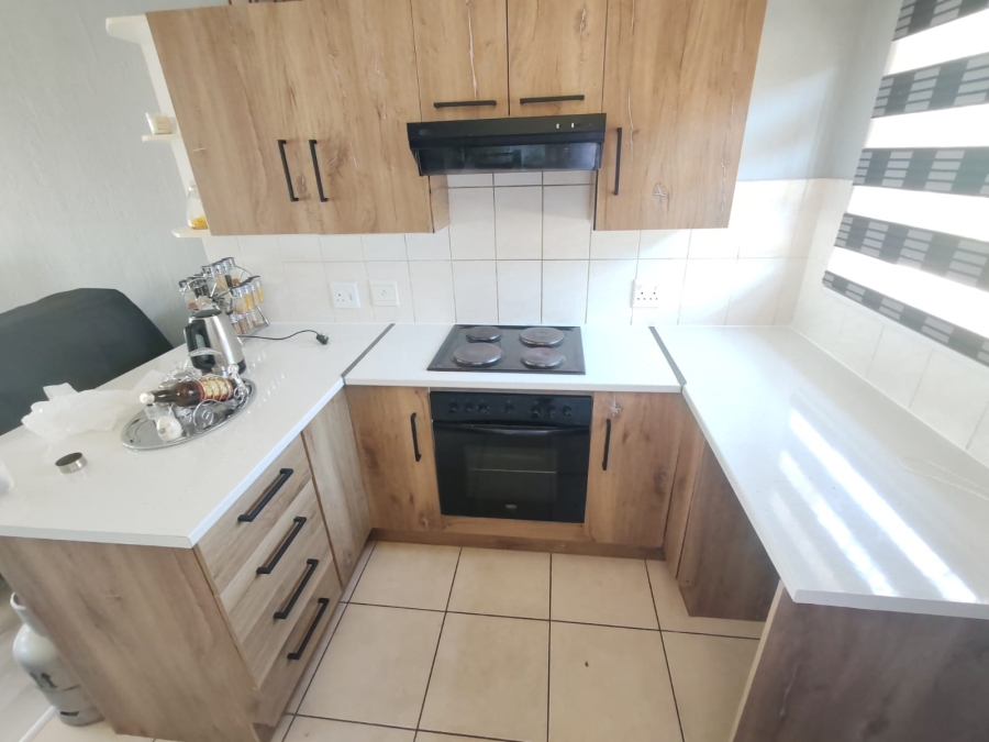 2 Bedroom Property for Sale in Amorosa Gauteng