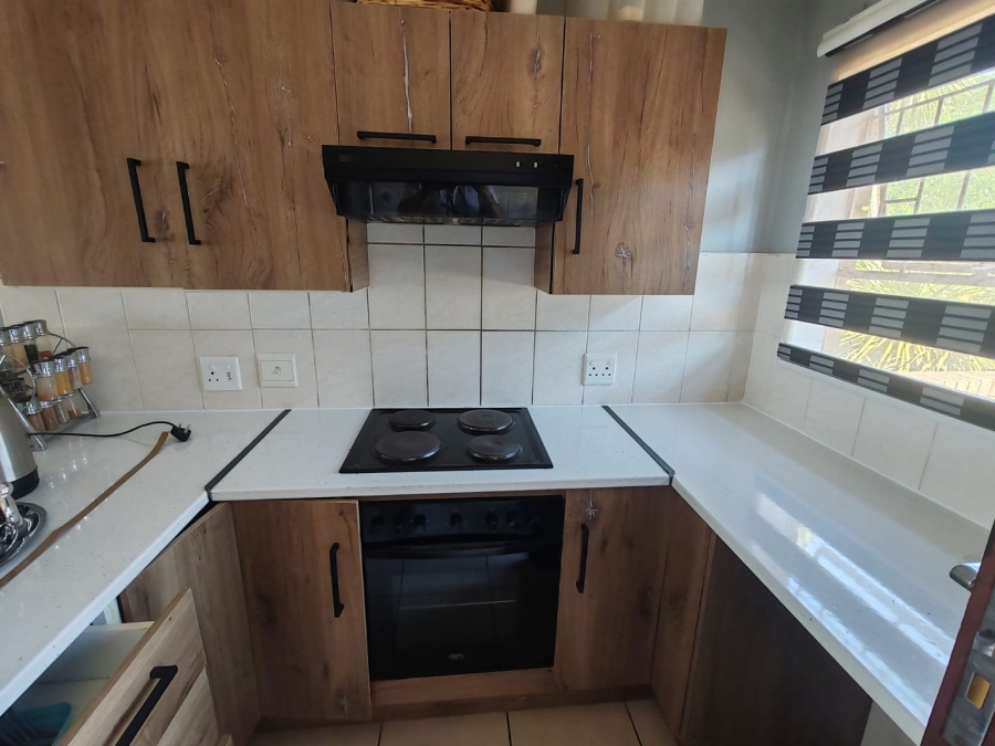 2 Bedroom Property for Sale in Amorosa Gauteng