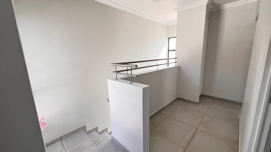 3 Bedroom Property for Sale in Little Falls Gauteng