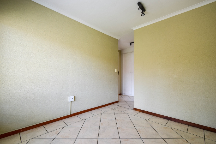 1 Bedroom Property for Sale in Willow Park Manor Gauteng