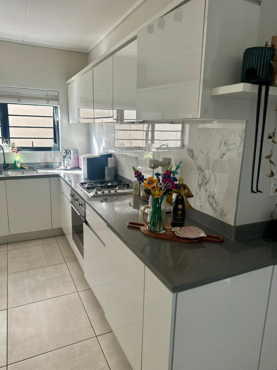 To Let 3 Bedroom Property for Rent in Waterfall Gauteng