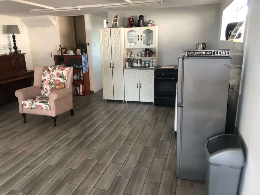 To Let 1 Bedroom Property for Rent in Kenmare Gauteng