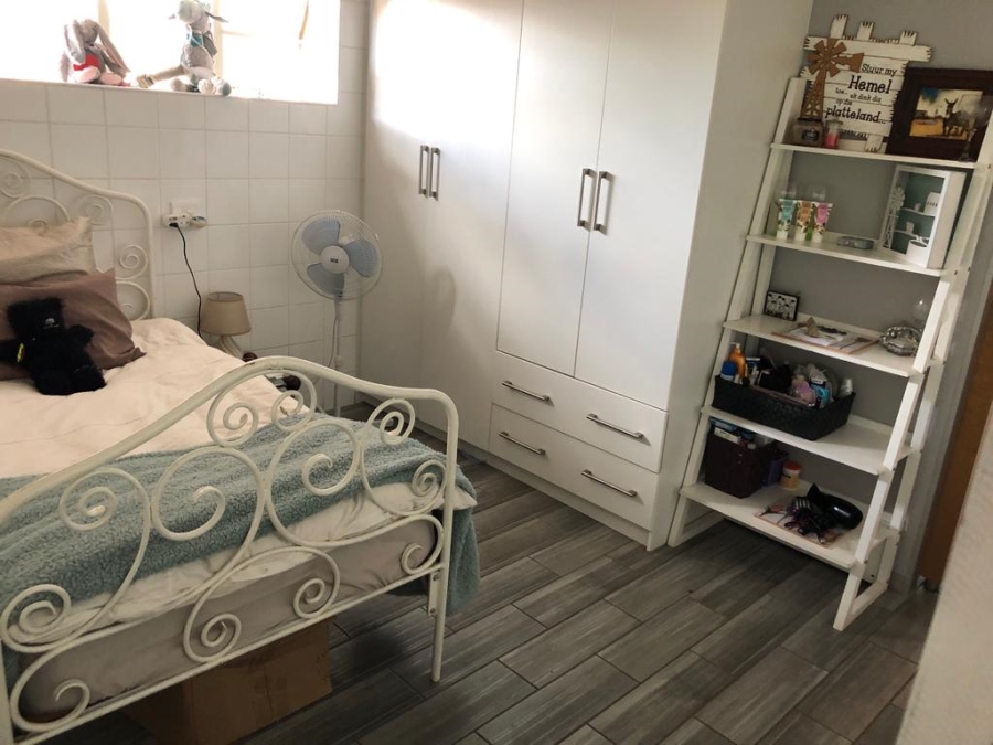 To Let 1 Bedroom Property for Rent in Kenmare Gauteng