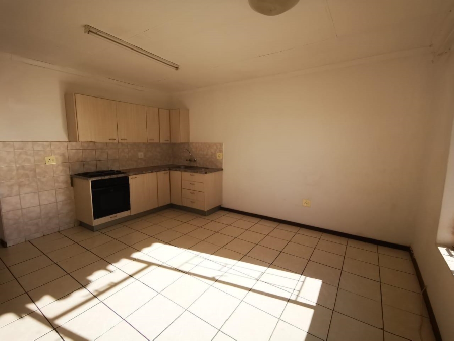 To Let 2 Bedroom Property for Rent in Greenhills Gauteng