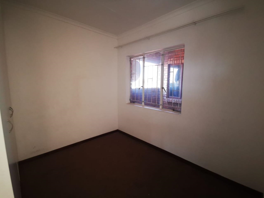 To Let 2 Bedroom Property for Rent in Greenhills Gauteng