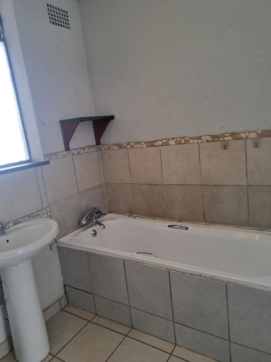 To Let 2 Bedroom Property for Rent in Roodepoort Gauteng
