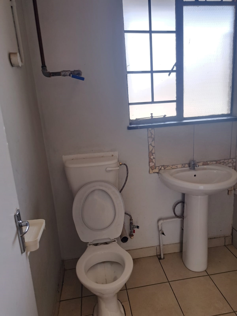 To Let 2 Bedroom Property for Rent in Roodepoort Gauteng