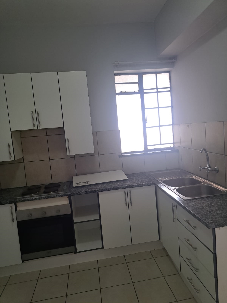 To Let 2 Bedroom Property for Rent in Roodepoort Gauteng