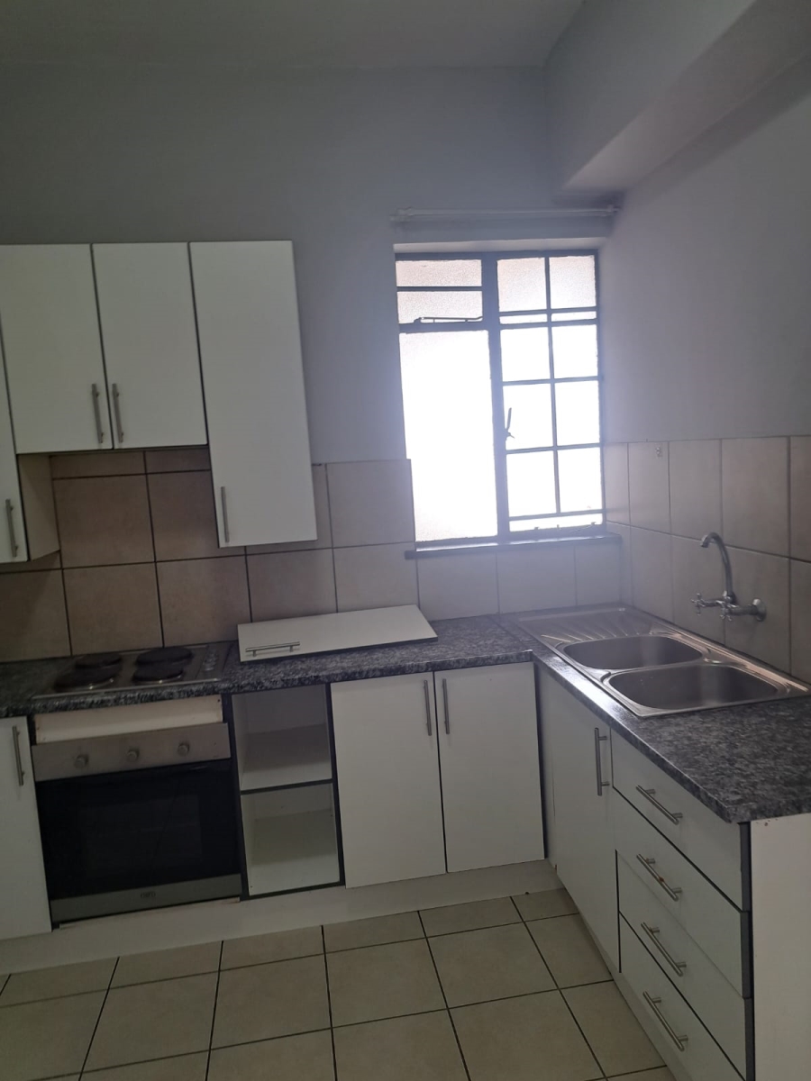 To Let 2 Bedroom Property for Rent in Roodepoort Gauteng