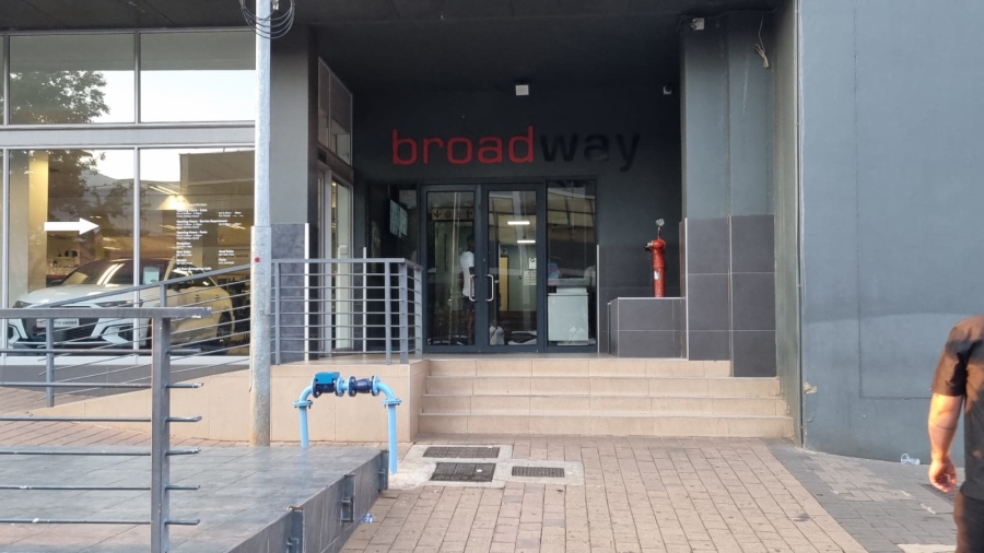 To Let 1 Bedroom Property for Rent in Braamfontein Gauteng