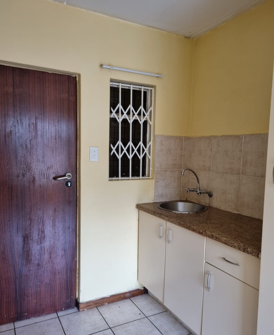 To Let 1 Bedroom Property for Rent in Auckland Park Gauteng