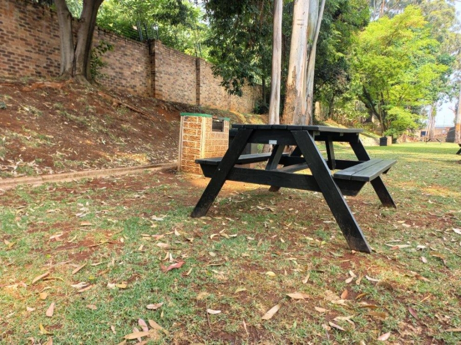 To Let 1 Bedroom Property for Rent in Braamfontein Gauteng