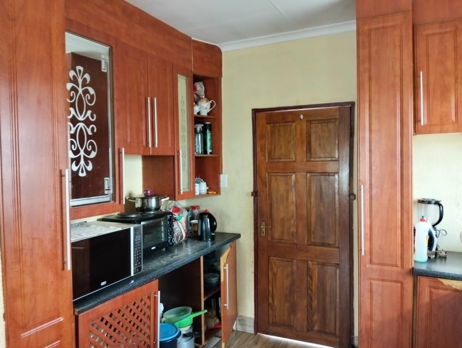 2 Bedroom Property for Sale in Dawn Park Gauteng