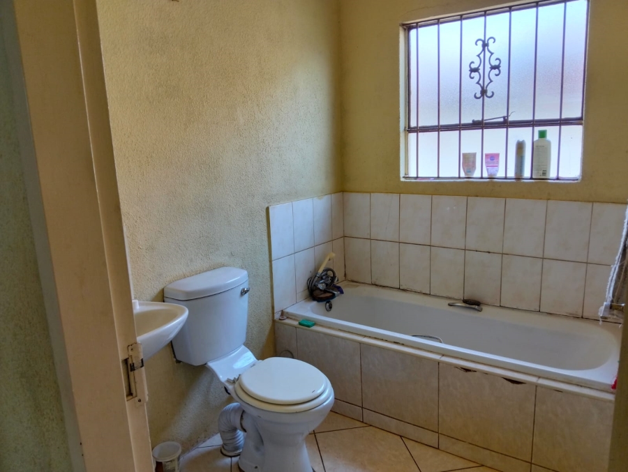 2 Bedroom Property for Sale in Dawn Park Gauteng