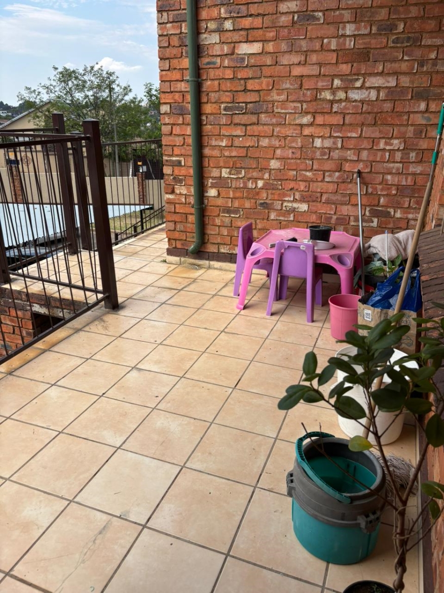 2 Bedroom Property for Sale in Groblerpark Gauteng
