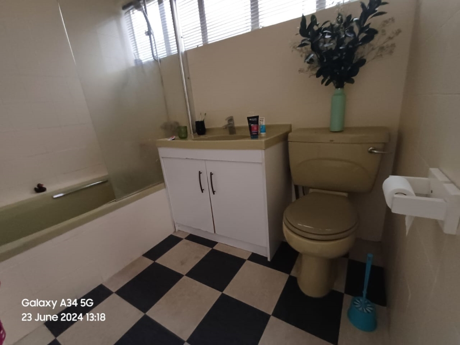 2 Bedroom Property for Sale in Killarney Gauteng