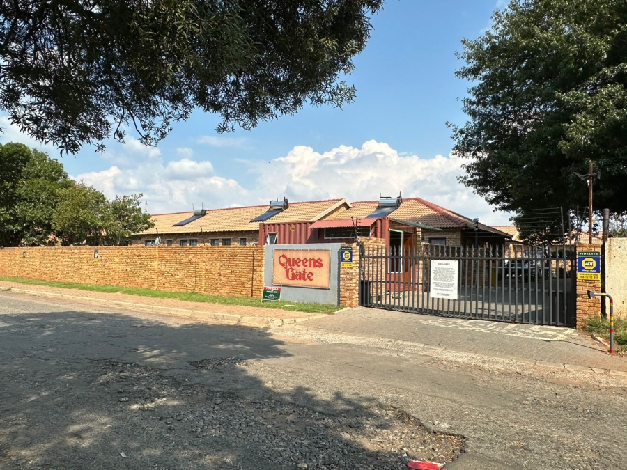 2 Bedroom Property for Sale in Groblerpark Gauteng