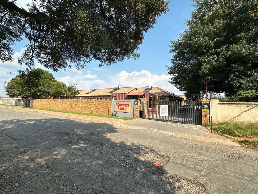 2 Bedroom Property for Sale in Groblerpark Gauteng