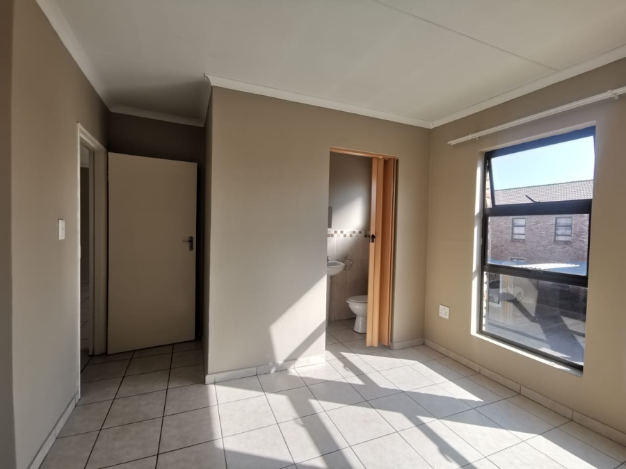 2 Bedroom Property for Sale in Groblerpark Gauteng