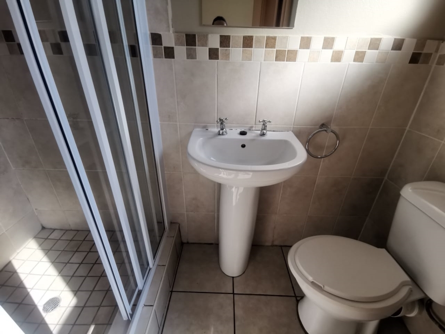 2 Bedroom Property for Sale in Groblerpark Gauteng