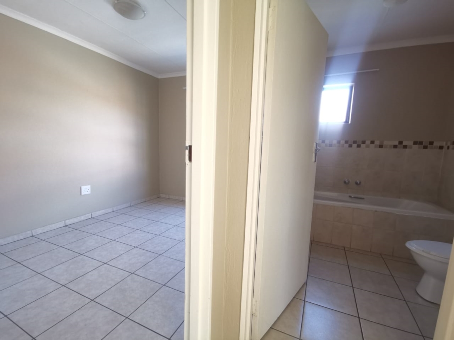 2 Bedroom Property for Sale in Groblerpark Gauteng