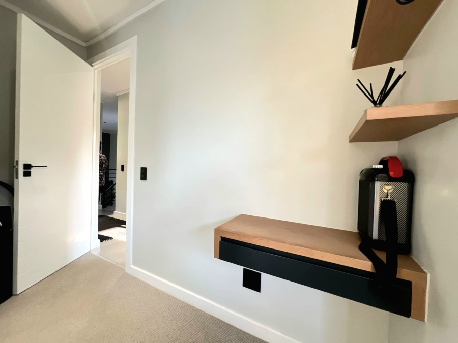 3 Bedroom Property for Sale in Waterkloof Heights Gauteng