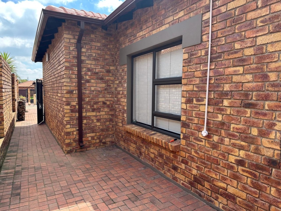 To Let 3 Bedroom Property for Rent in Jansenpark Gauteng
