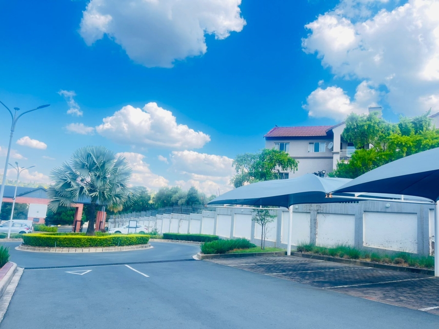 To Let 1 Bedroom Property for Rent in Noordhang Gauteng