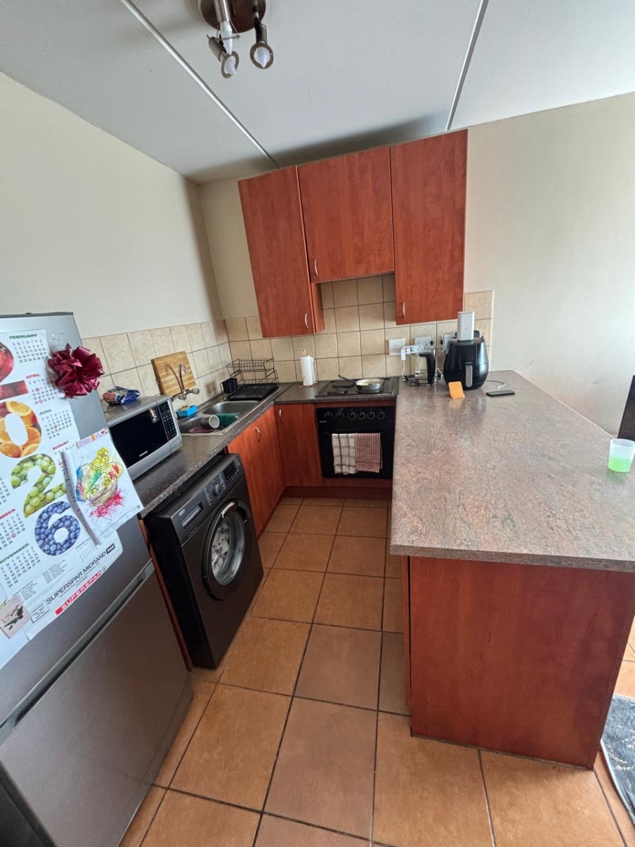 1 Bedroom Property for Sale in Grand Central Gauteng