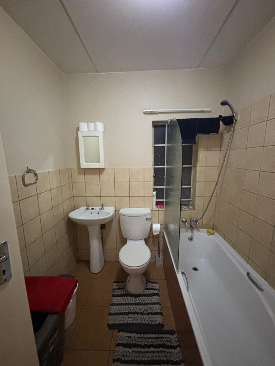 1 Bedroom Property for Sale in Grand Central Gauteng