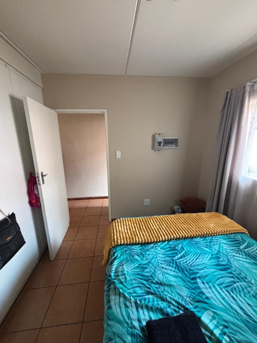 1 Bedroom Property for Sale in Grand Central Gauteng
