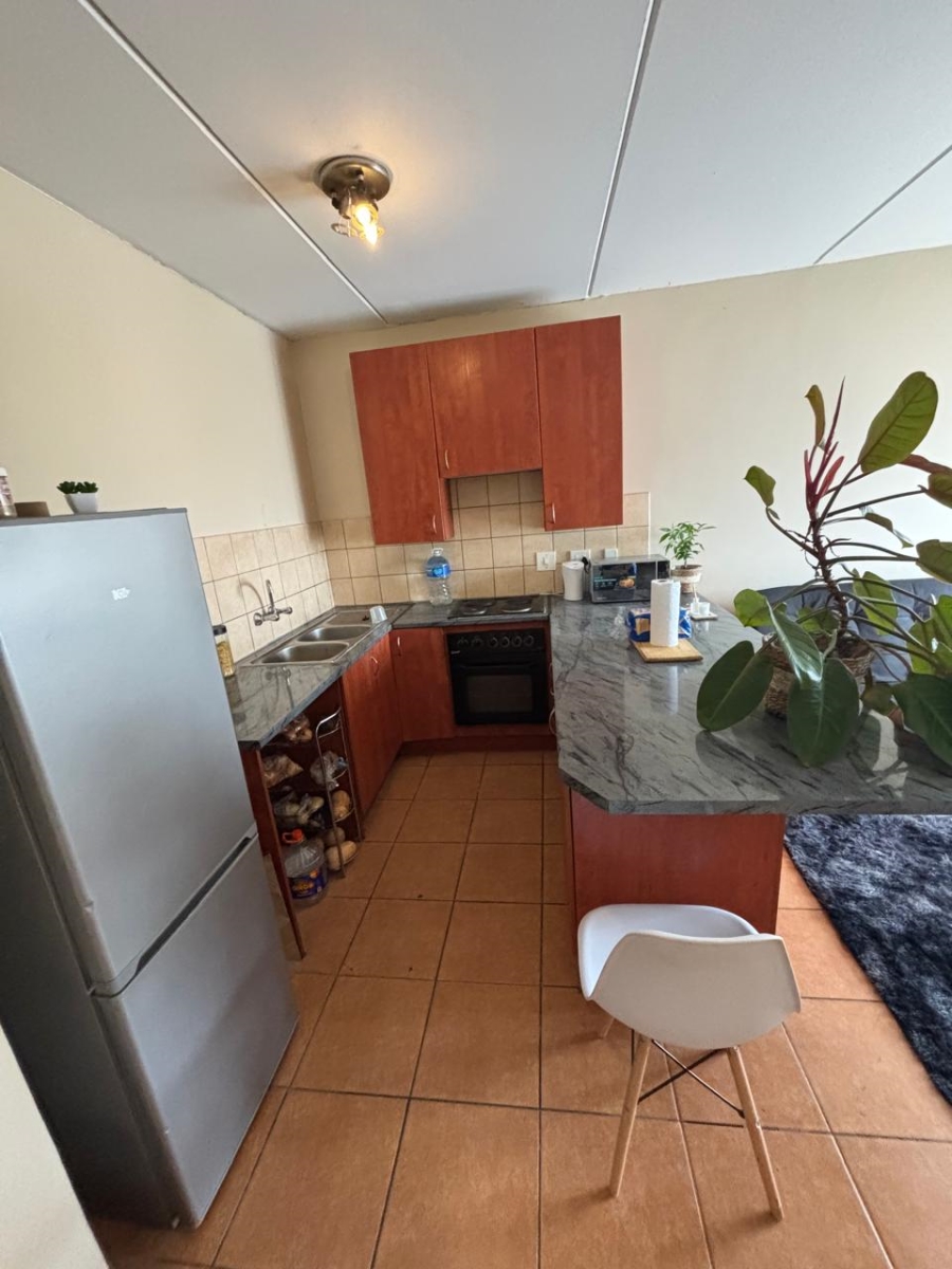 1 Bedroom Property for Sale in Grand Central Gauteng