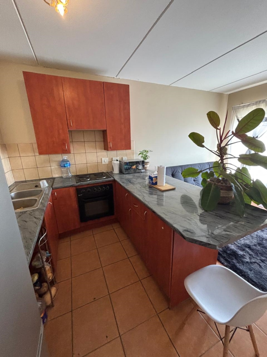1 Bedroom Property for Sale in Grand Central Gauteng