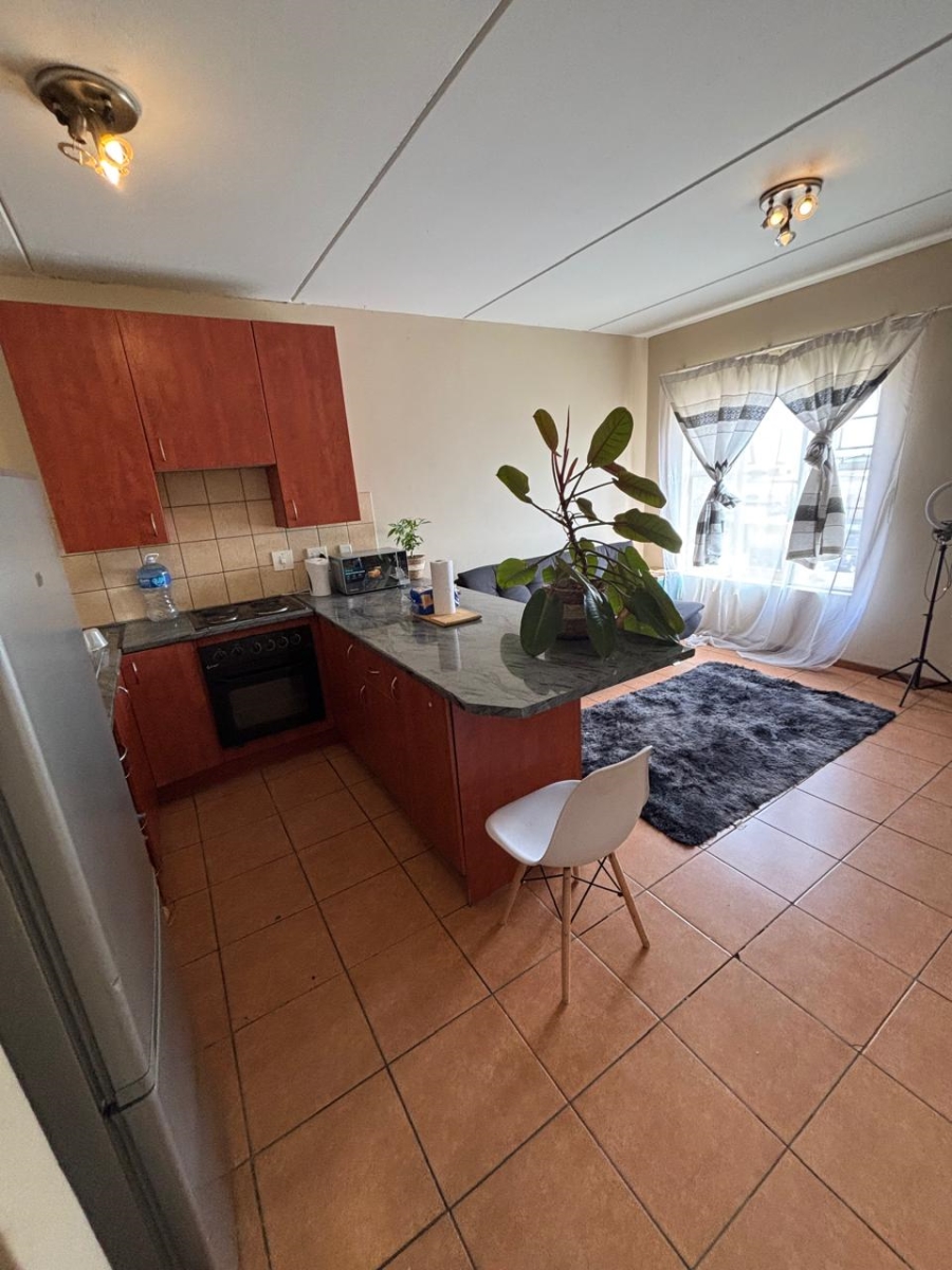 1 Bedroom Property for Sale in Grand Central Gauteng