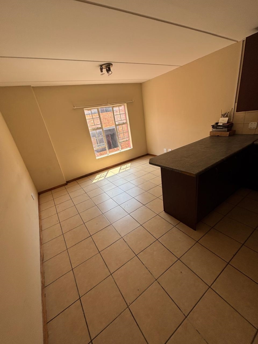 1 Bedroom Property for Sale in Grand Central Gauteng