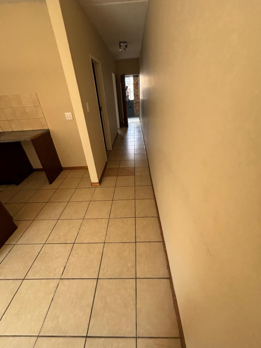 1 Bedroom Property for Sale in Grand Central Gauteng