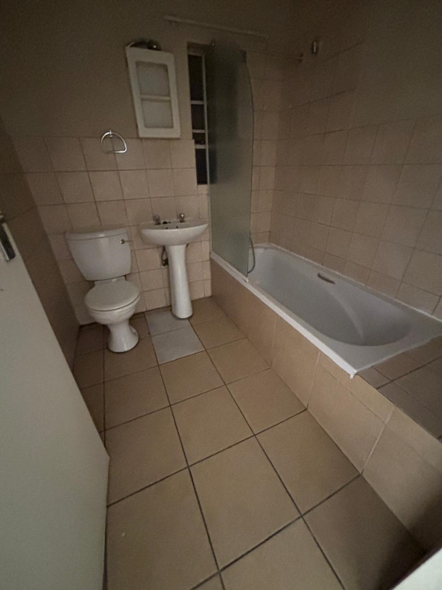 1 Bedroom Property for Sale in Grand Central Gauteng
