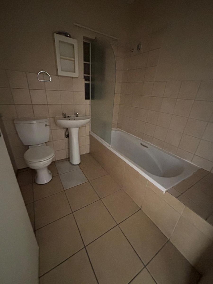 1 Bedroom Property for Sale in Grand Central Gauteng