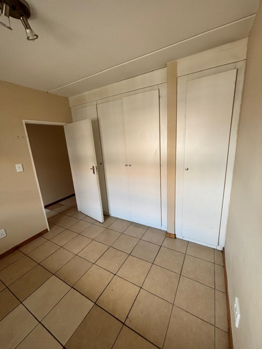 1 Bedroom Property for Sale in Grand Central Gauteng