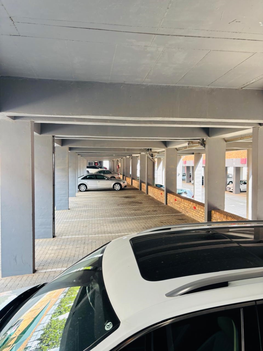 1 Bedroom Property for Sale in Grand Central Gauteng