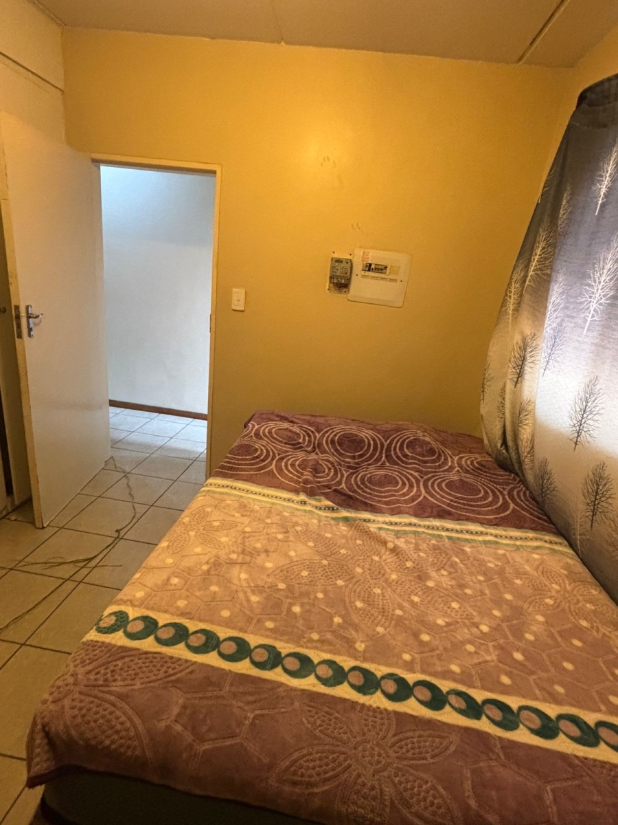1 Bedroom Property for Sale in Grand Central Gauteng
