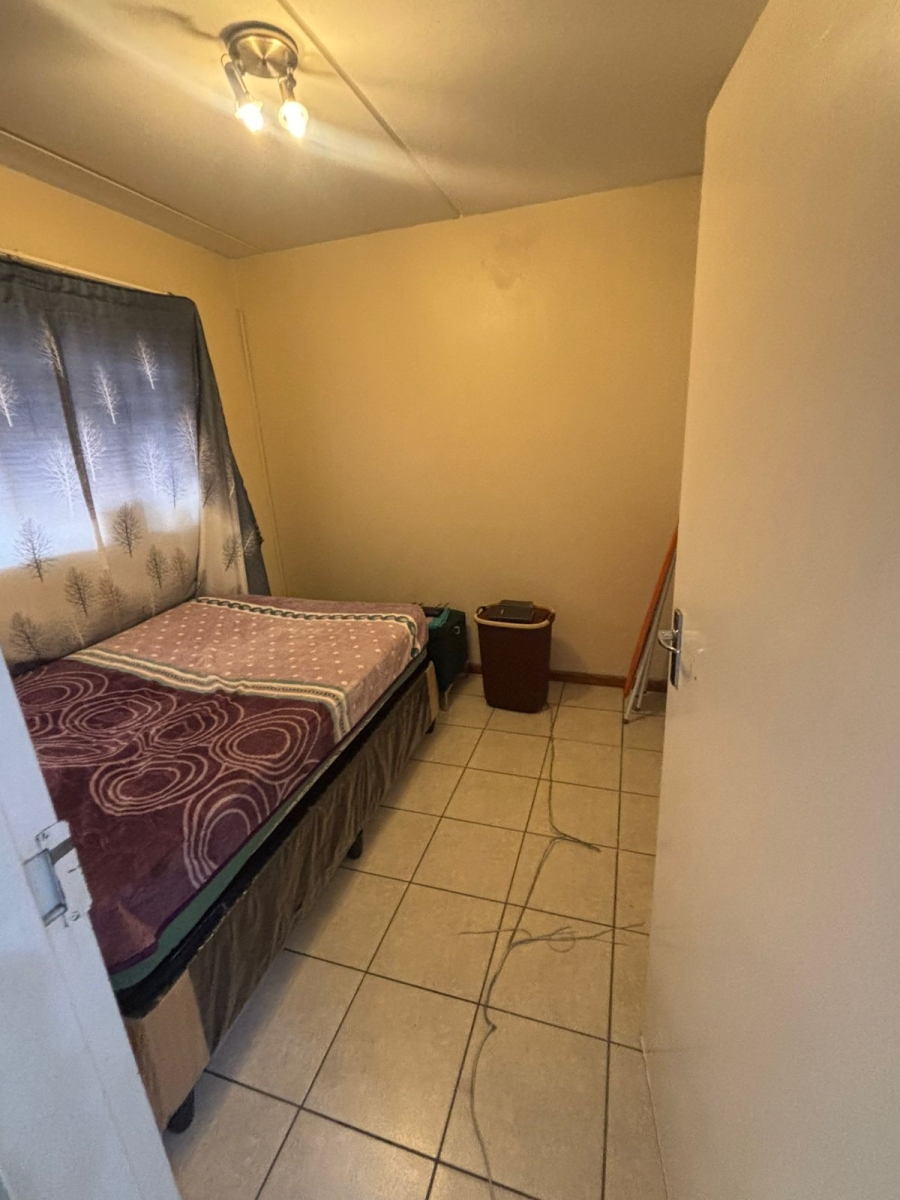 1 Bedroom Property for Sale in Grand Central Gauteng