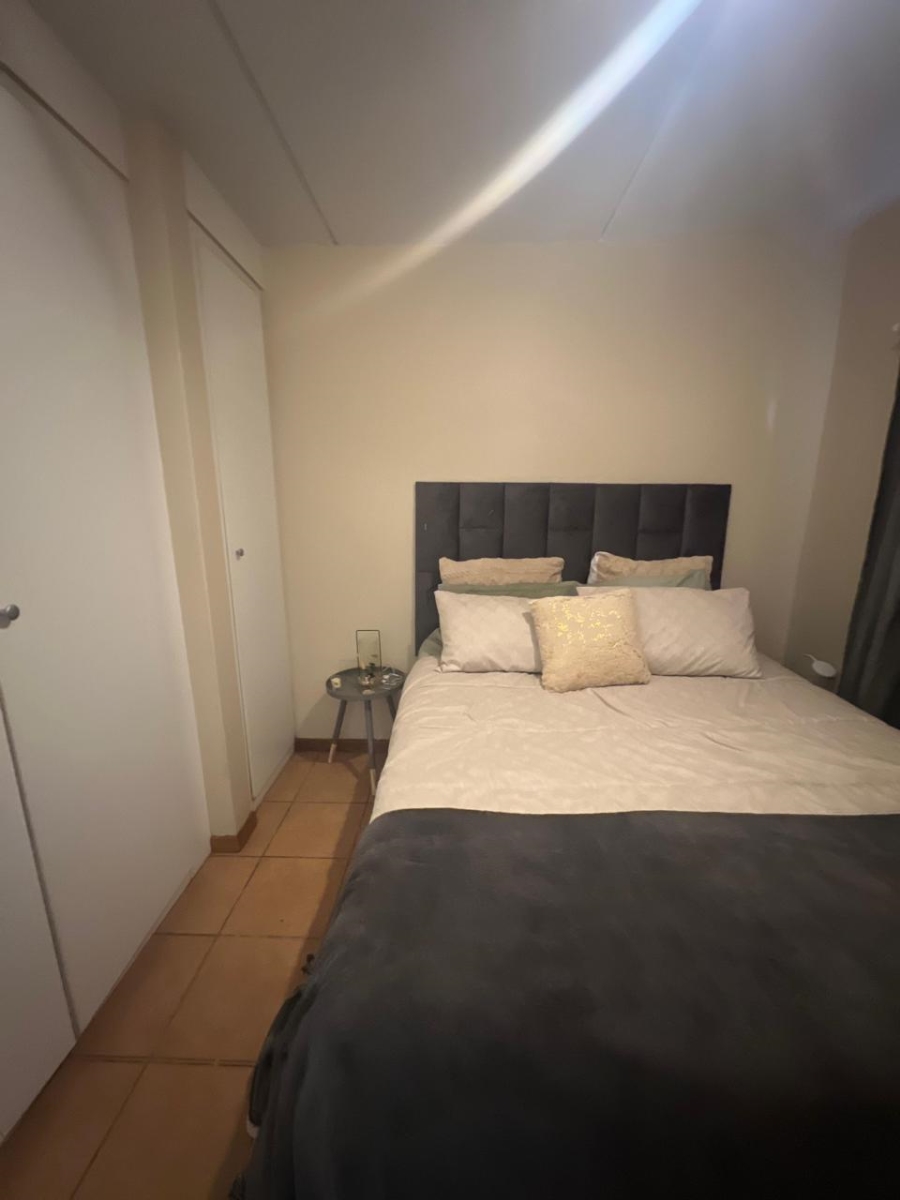 1 Bedroom Property for Sale in Grand Central Gauteng