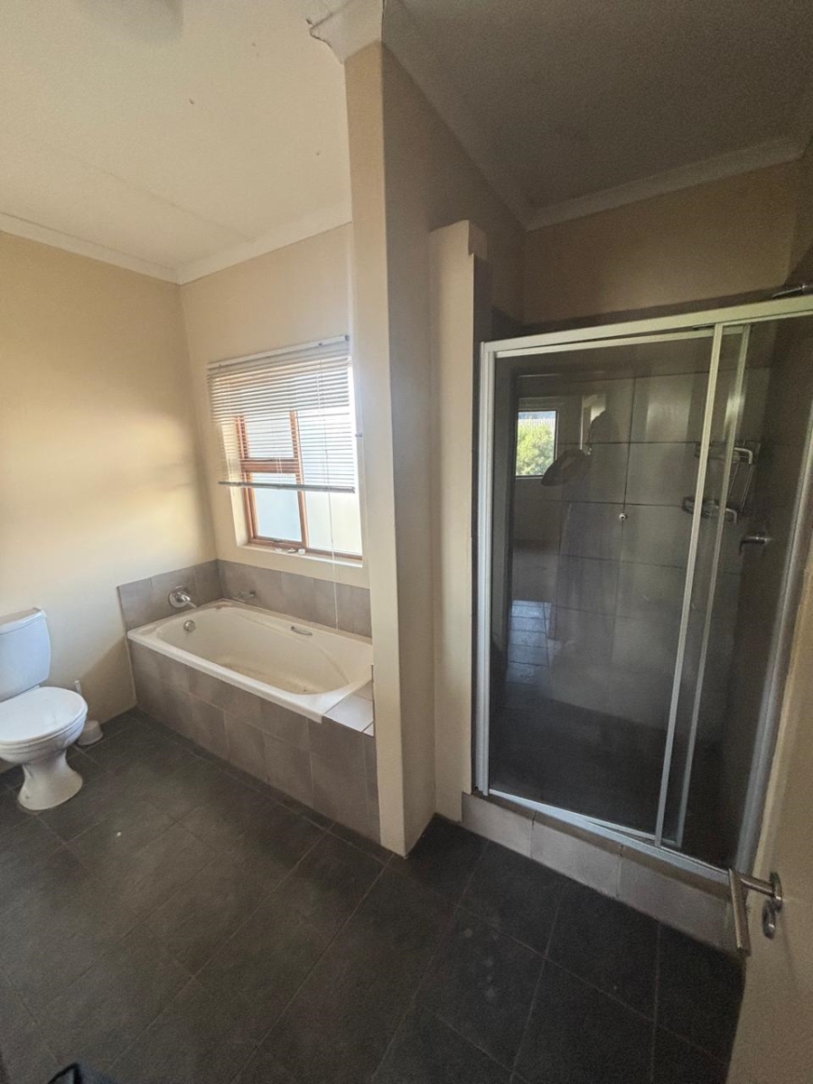1 Bedroom Property for Sale in Midridge Park Gauteng